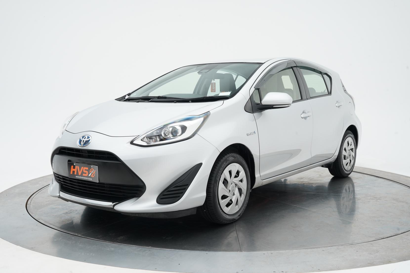 Toyota Aqua Hybrid L