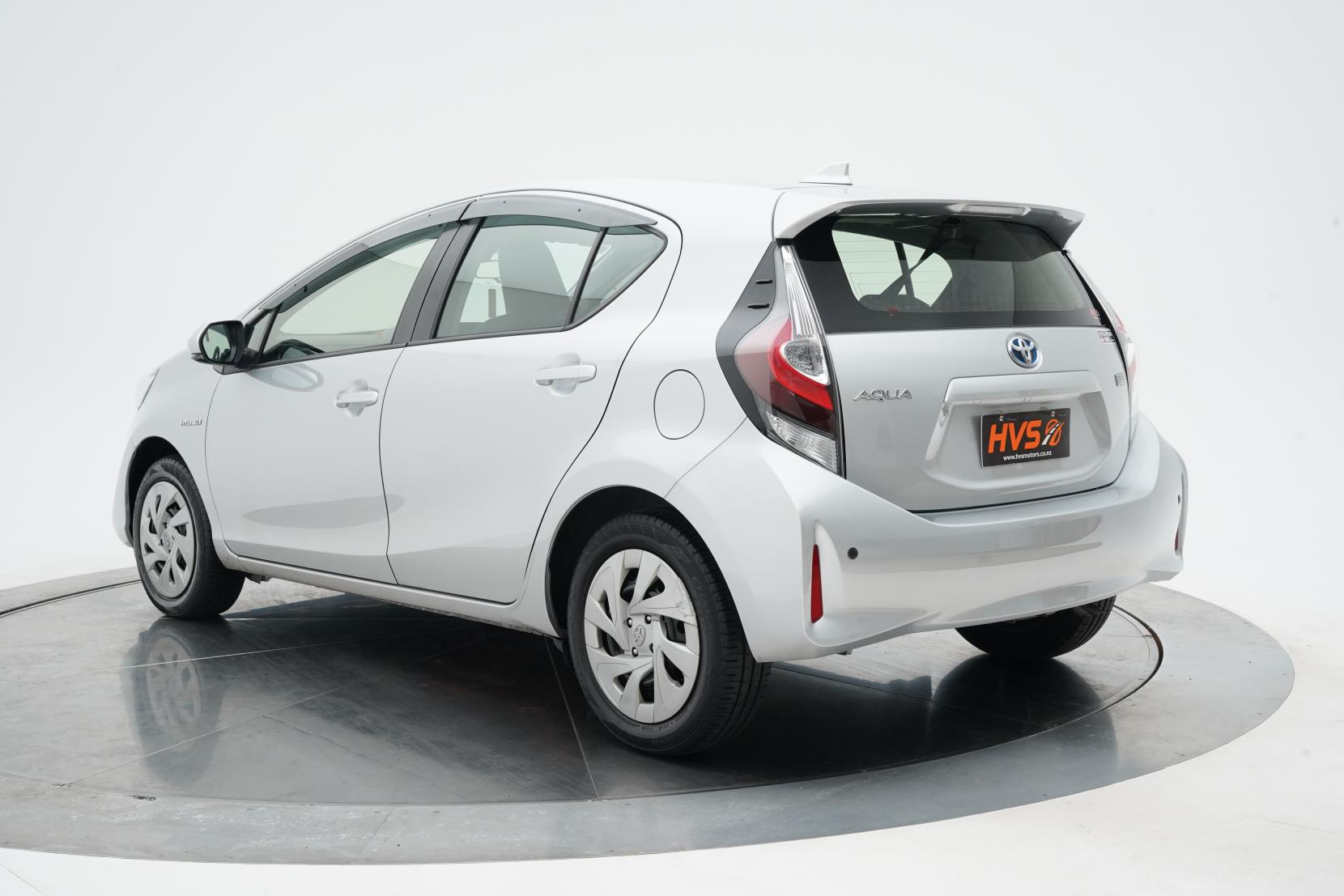 Toyota Aqua Hybrid L