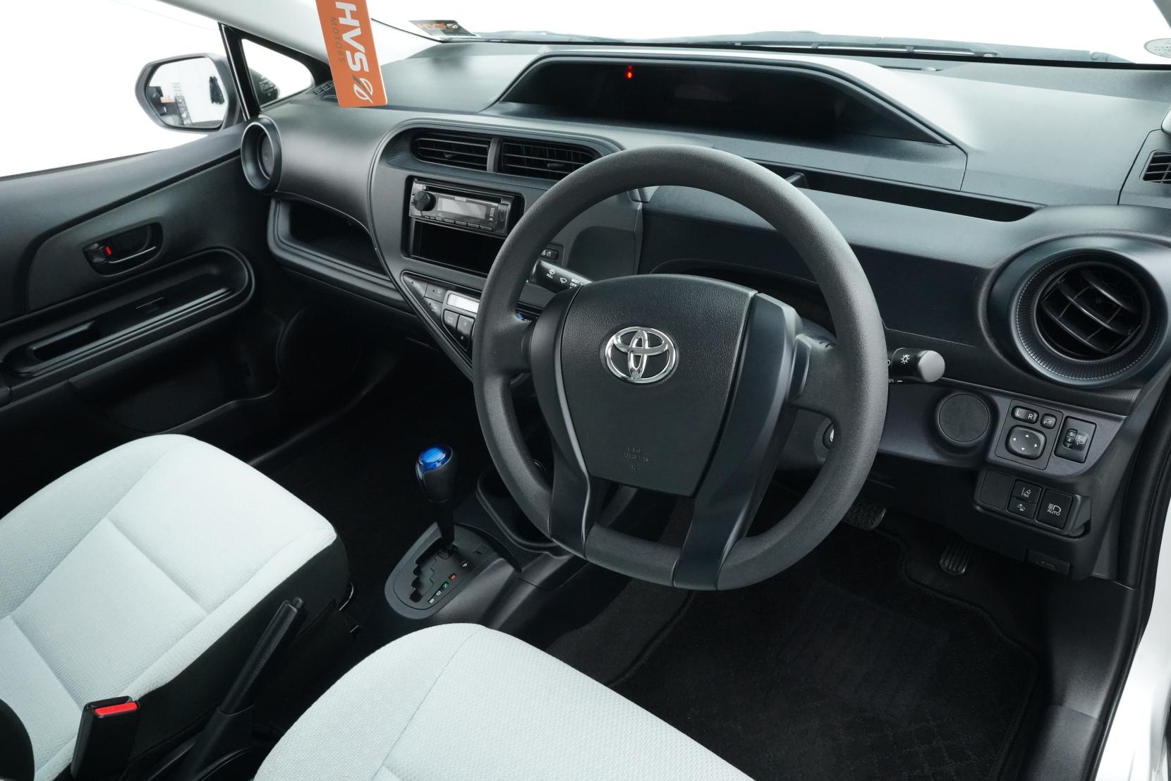 Toyota Aqua Hybrid L
