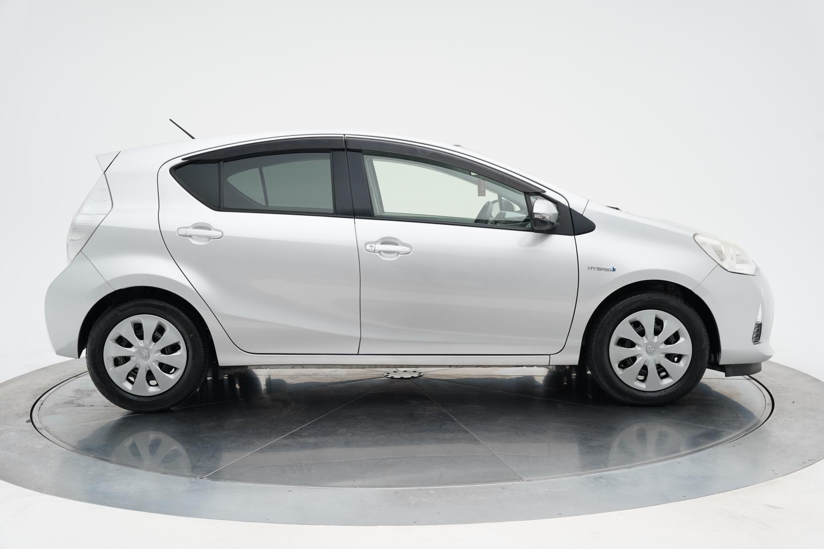 Toyota Aqua 1.5 S Push Start