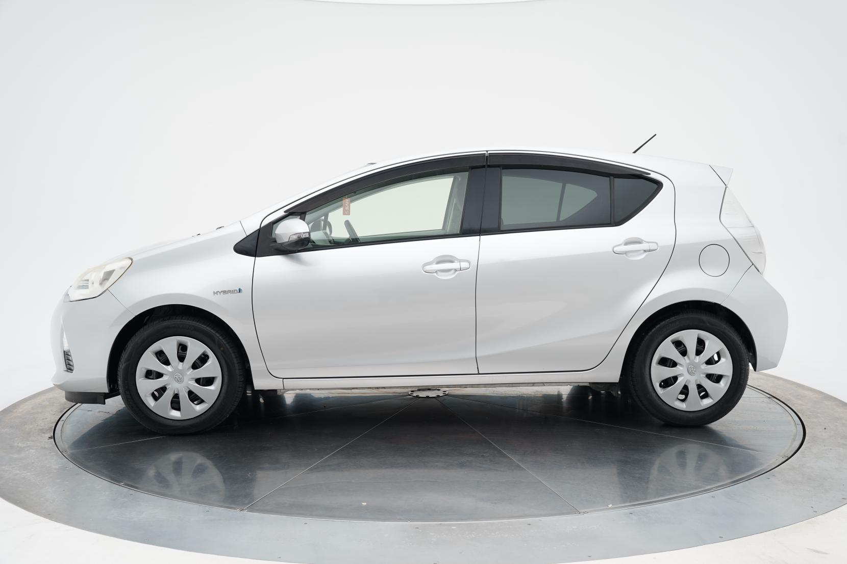 Toyota Aqua 1.5 S Push Start
