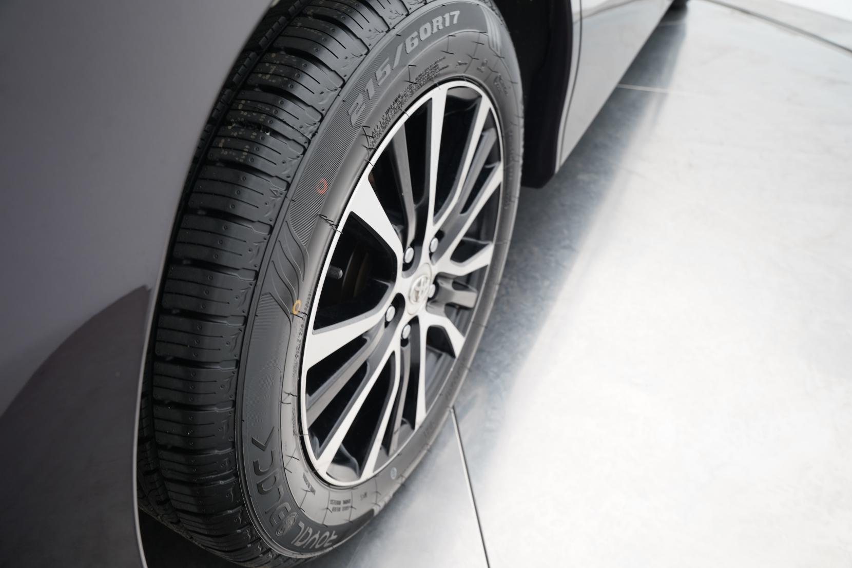 Toyota Estima 2.4 Hybrid 4wd Aeras