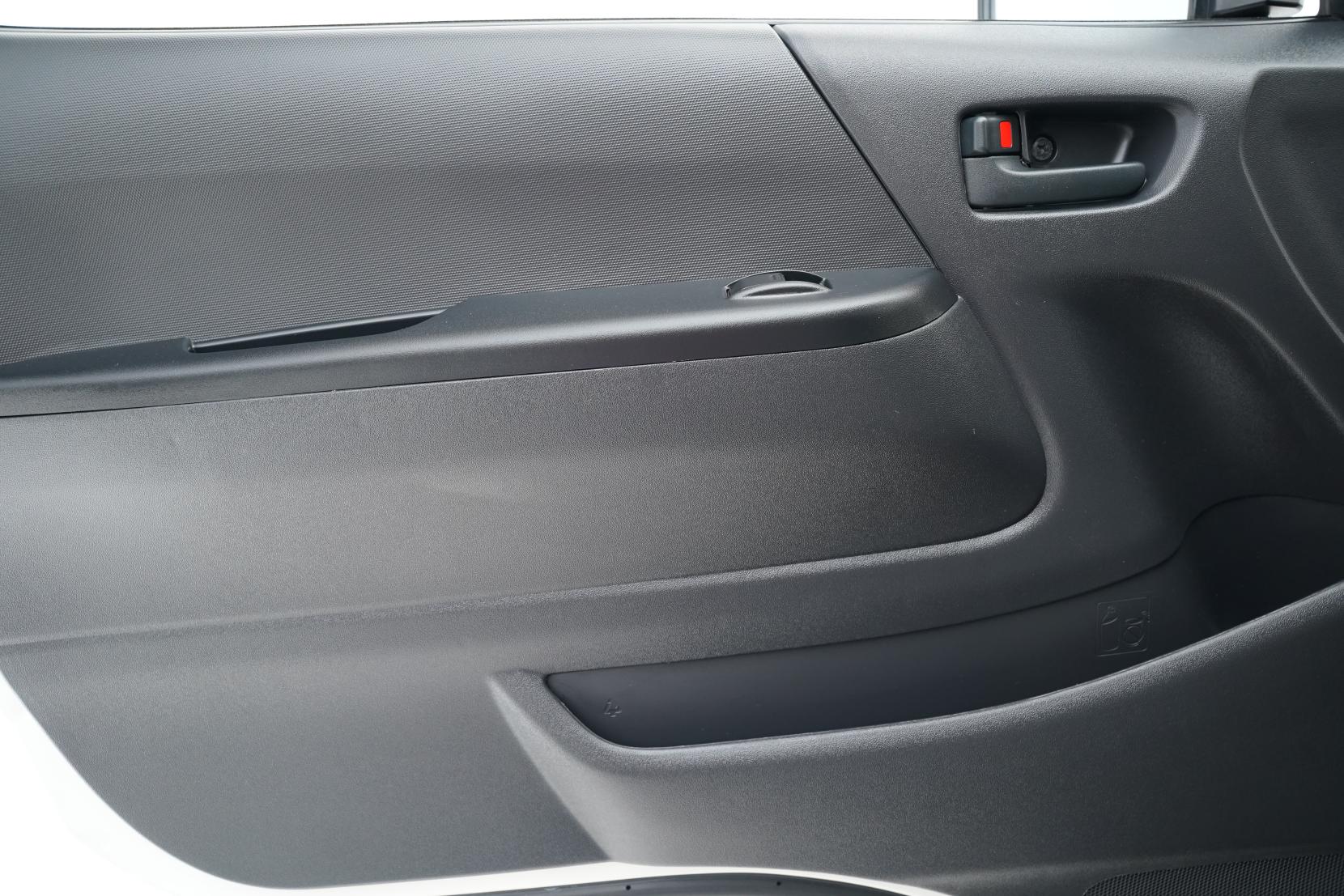 Toyota Hiace 2.0 DX 2.0L 5 Door