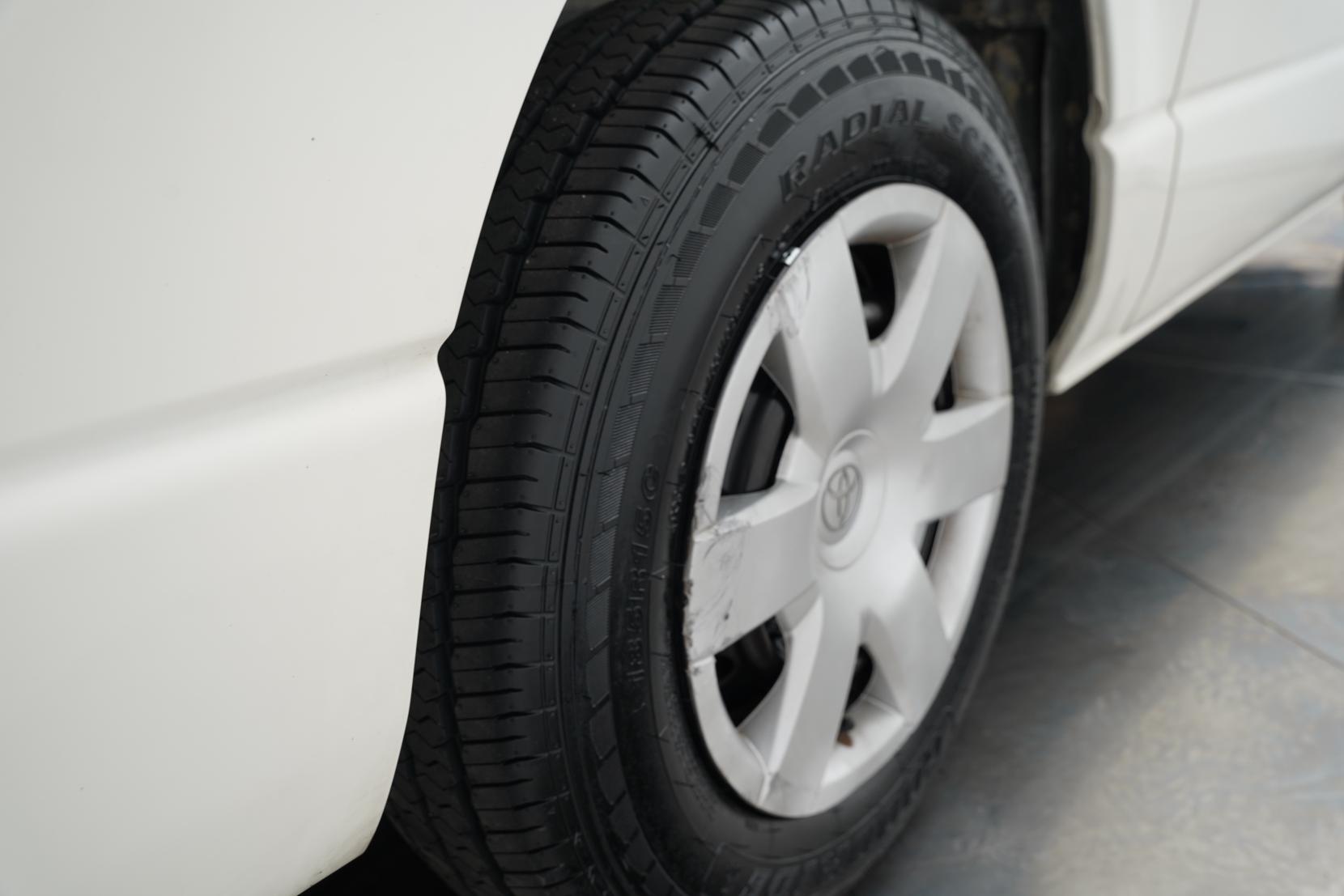 Toyota Hiace 2.0 DX 2.0L 5 Door