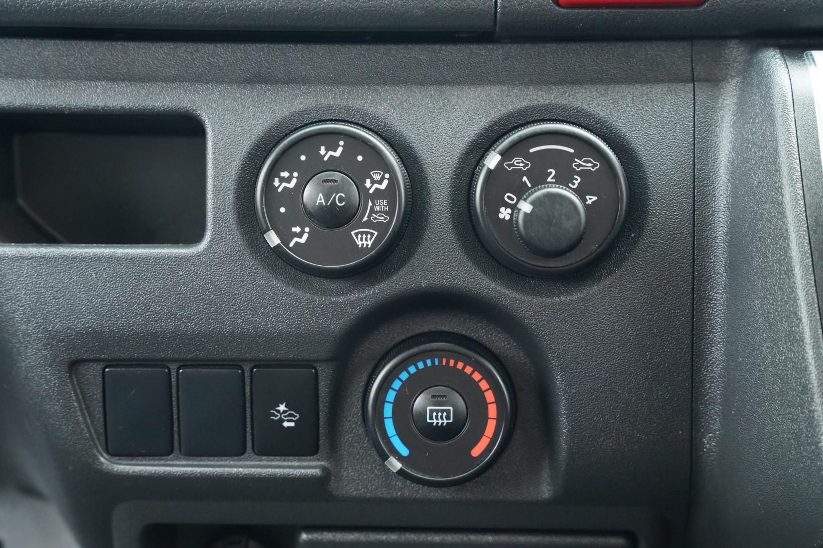 Toyota Hiace 2.0 DX 2.0L 5 Door