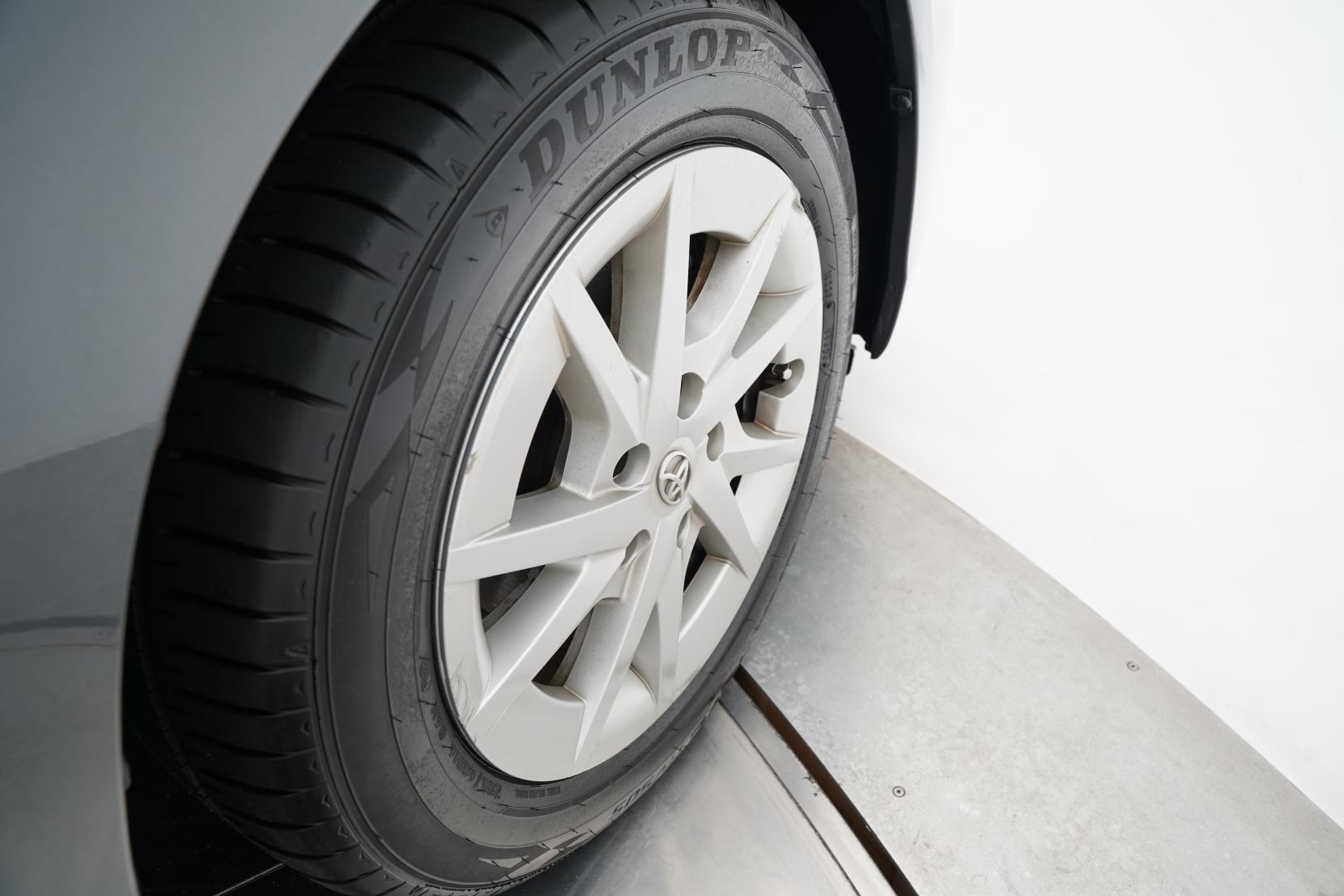 Toyota Prius 1.8 Alpha S 7 Seater