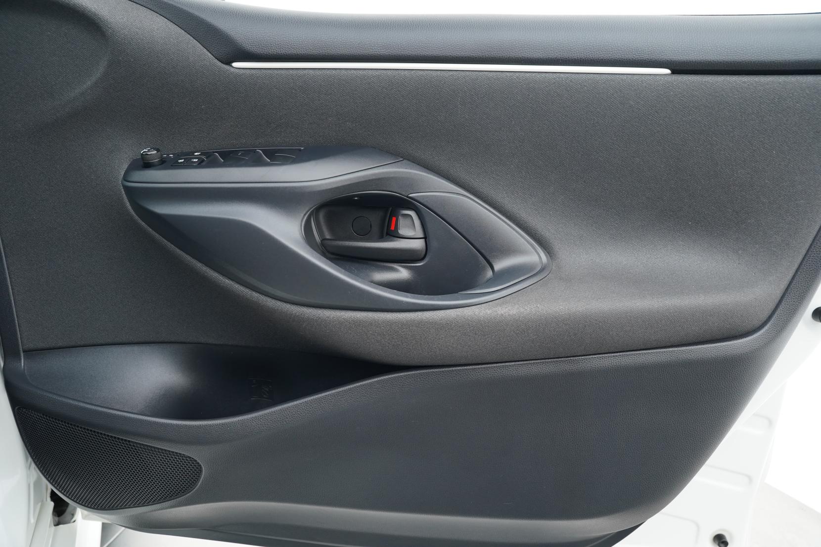 Toyota Yaris Hybrid X
