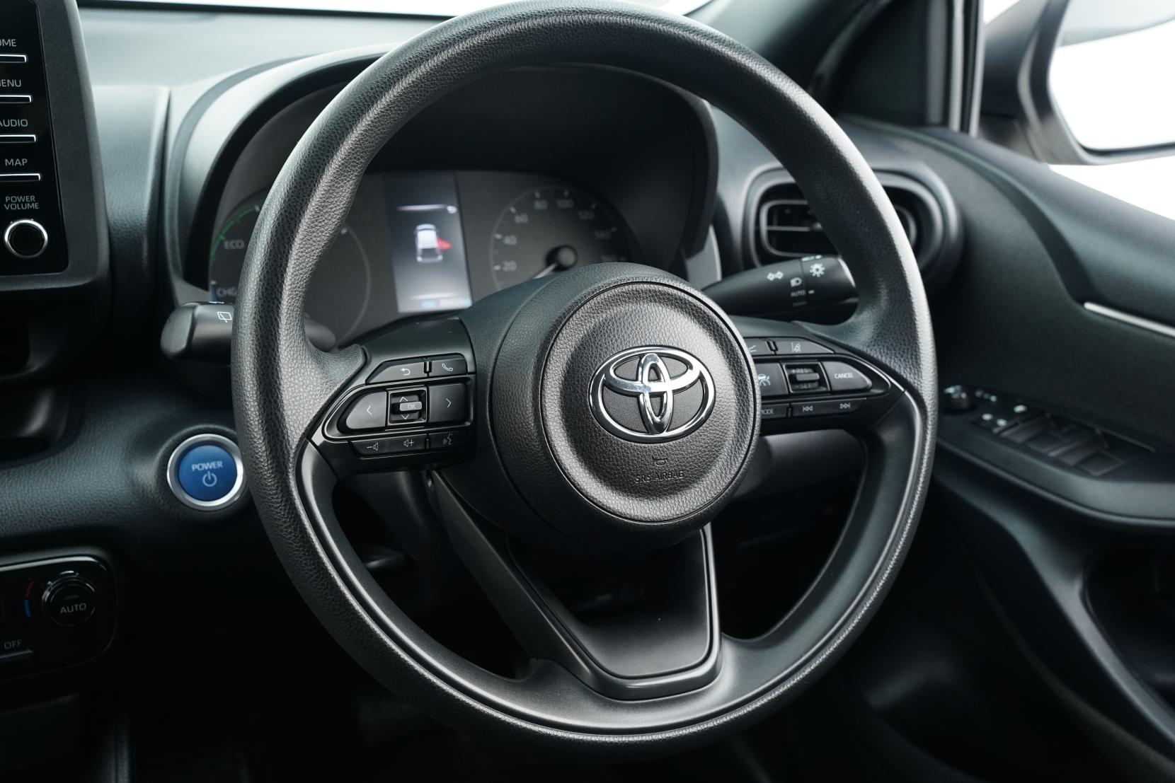 Toyota Yaris Hybrid X