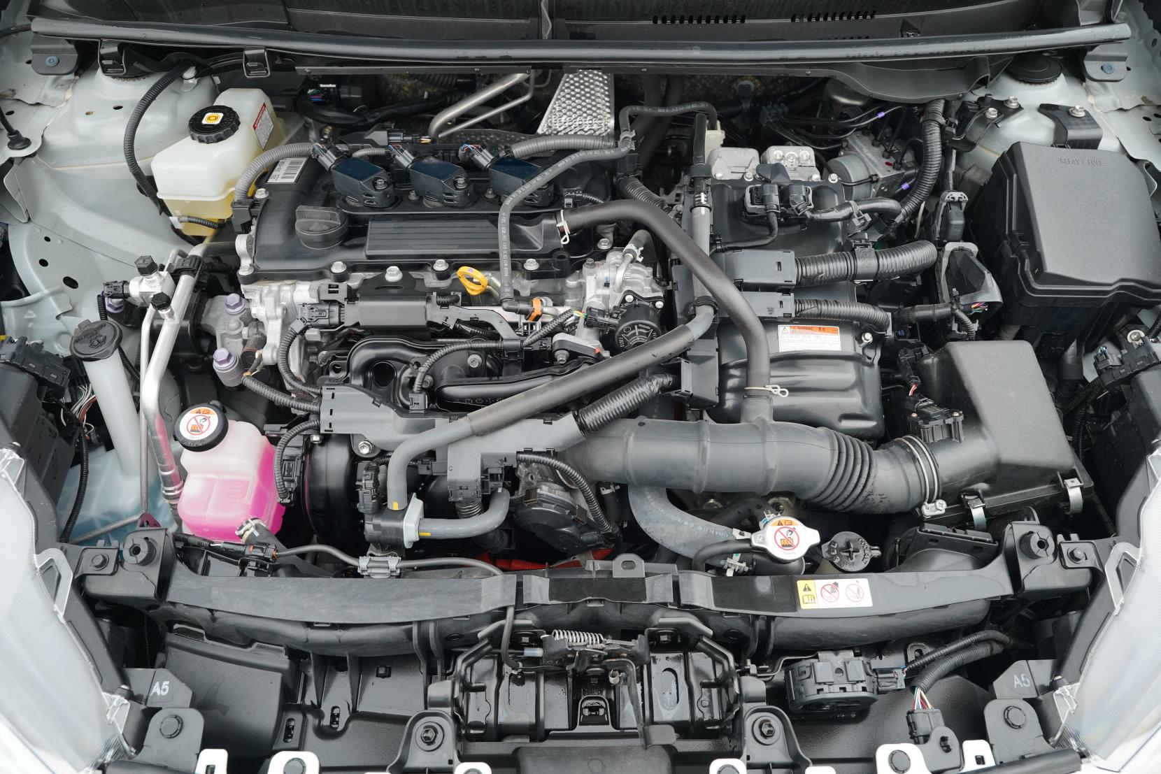 Toyota Yaris Hybrid X