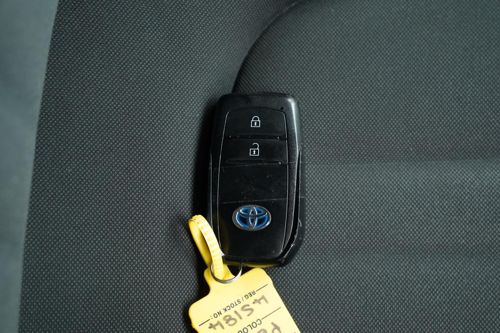 Toyota Yaris Hybrid X