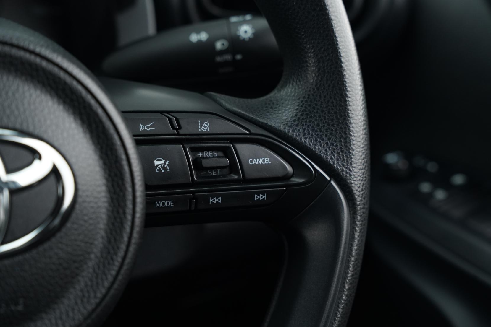 Toyota Yaris Hybrid X