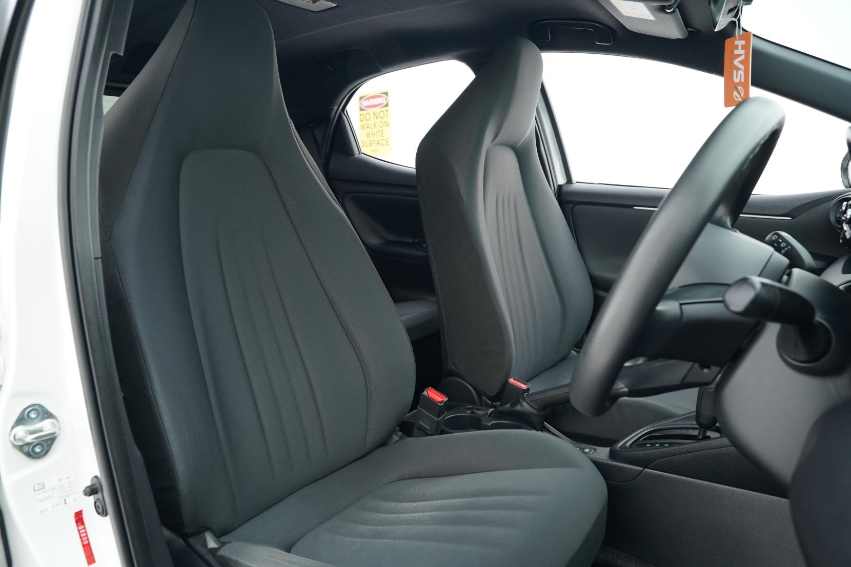 Toyota Yaris Hybrid X
