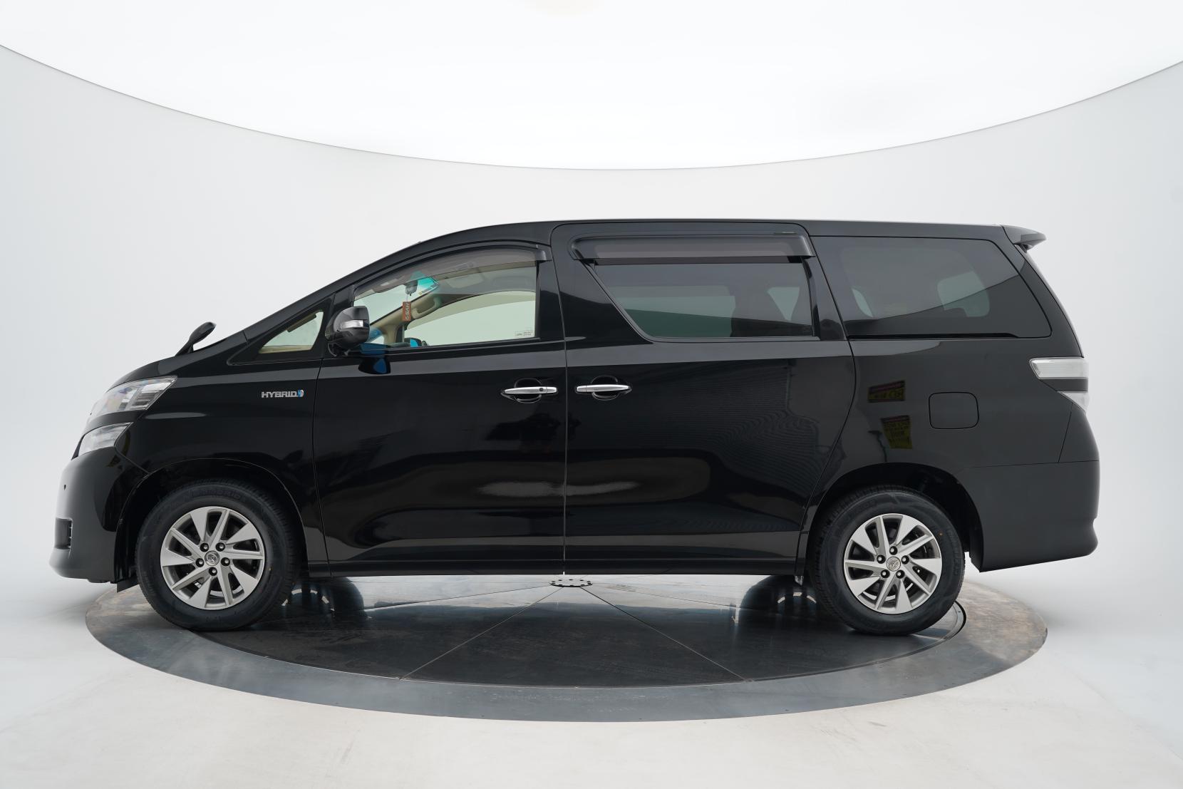 Toyota Vellfire 2.4 HYBRID X 4WD