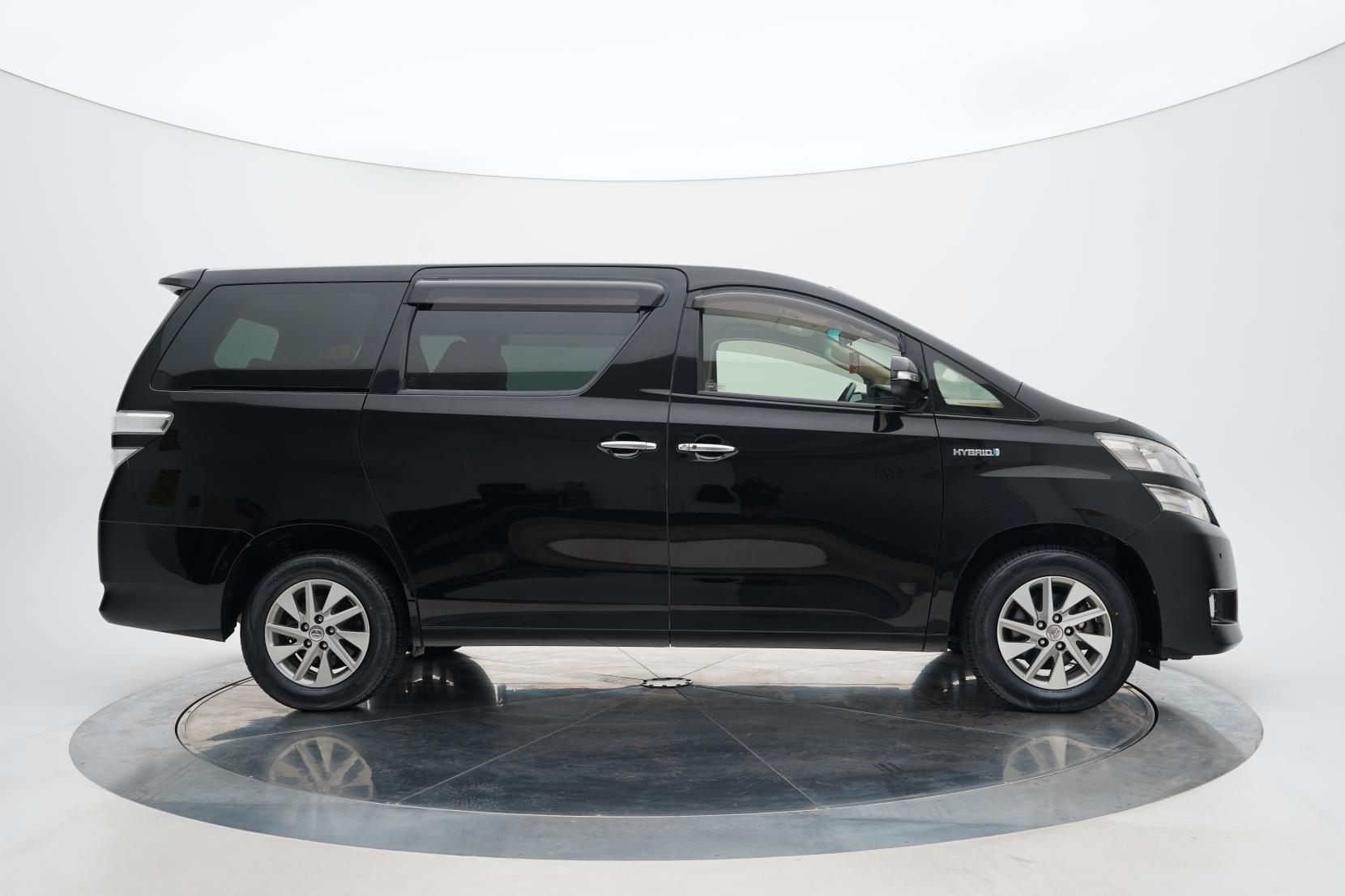 Toyota Vellfire 2.4 HYBRID X 4WD
