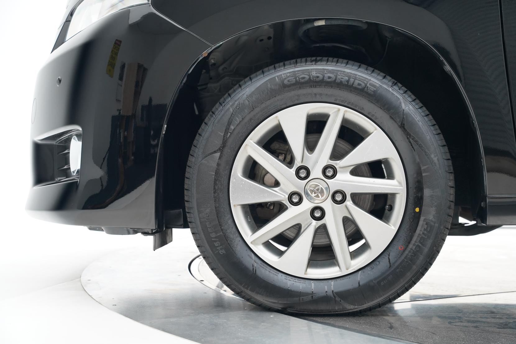 Toyota Vellfire 2.4 HYBRID X 4WD