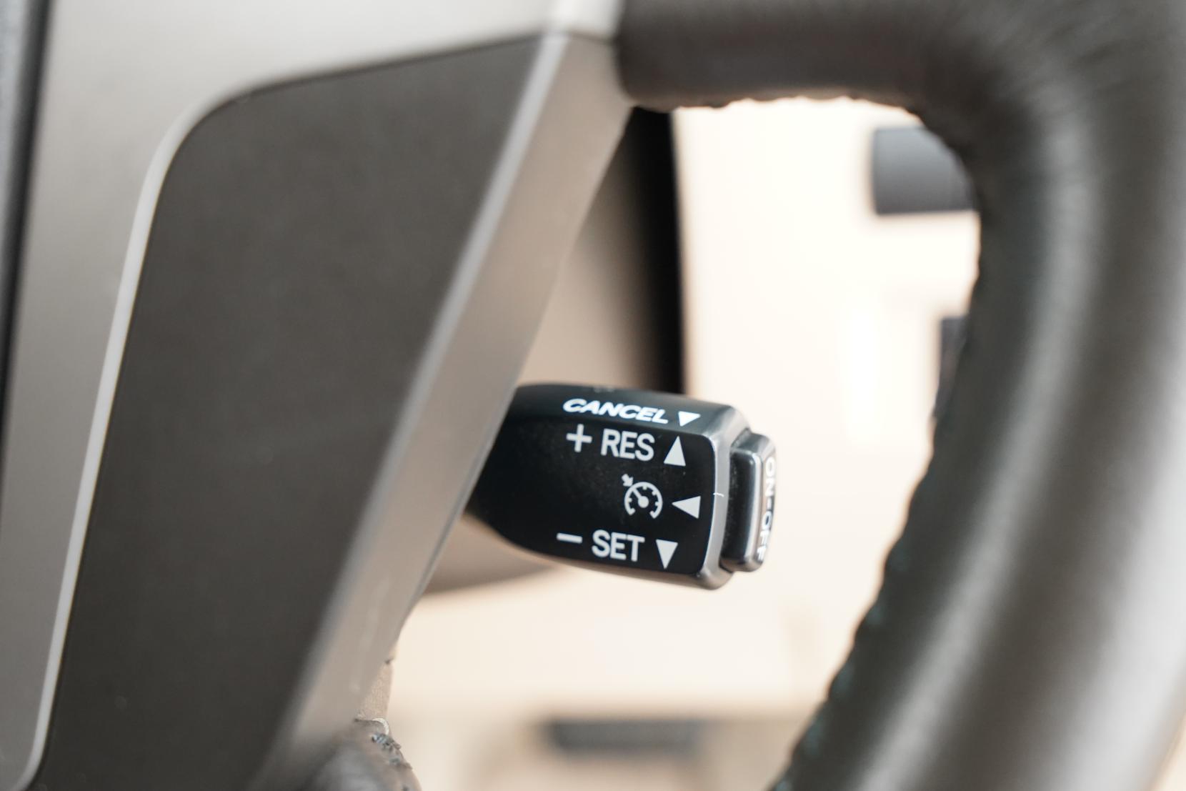 Toyota Vellfire 2.4 HYBRID X 4WD