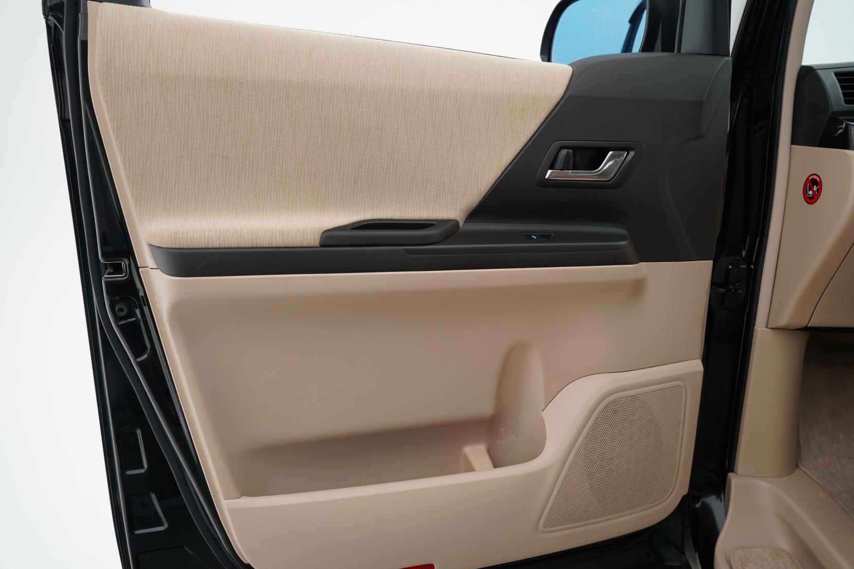 Toyota Vellfire 2.4 HYBRID X 4WD