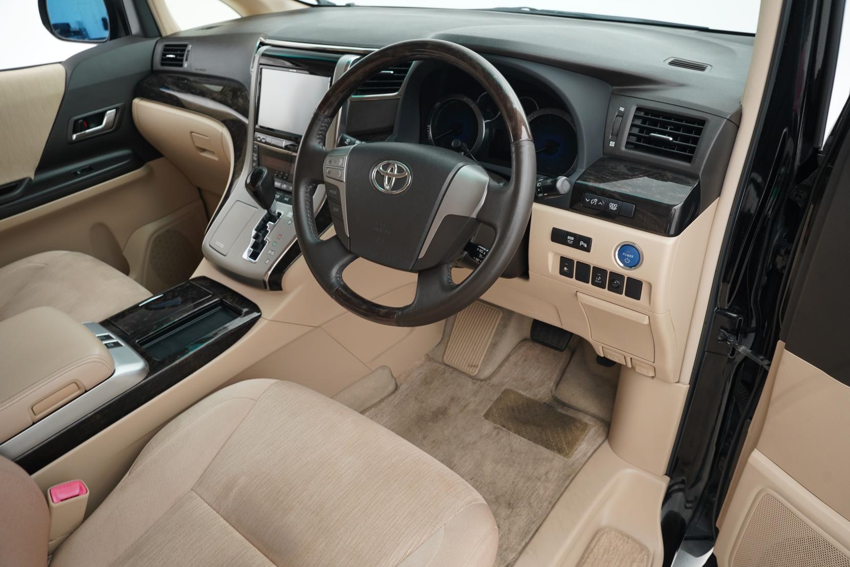 Toyota Vellfire 2.4 HYBRID X 4WD