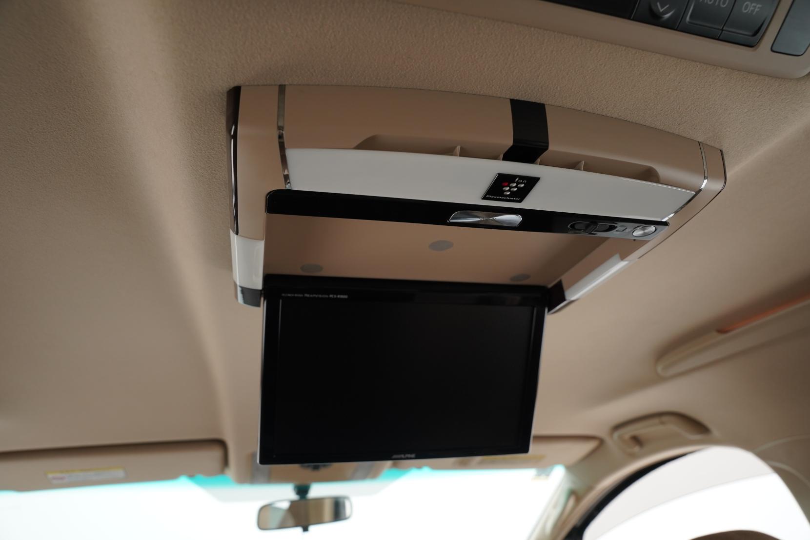 Toyota Vellfire 2.4 HYBRID X 4WD