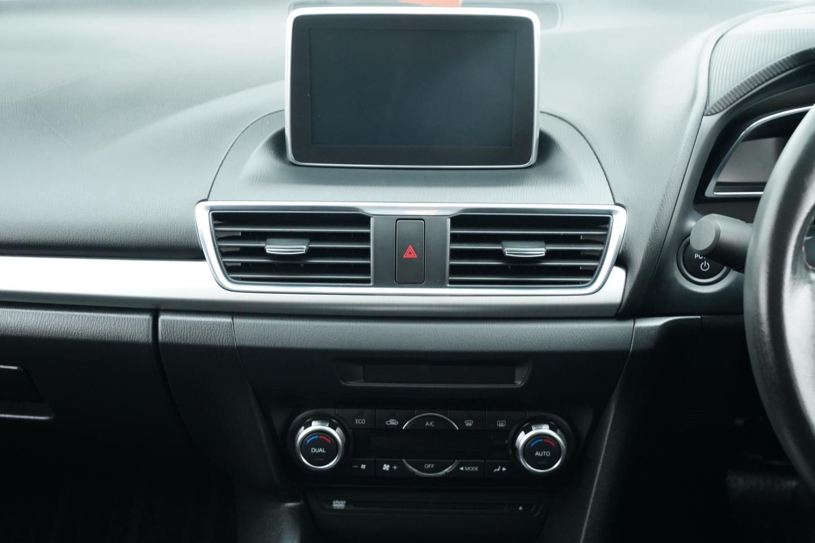 Mazda Axela 2.0 Hybrid S