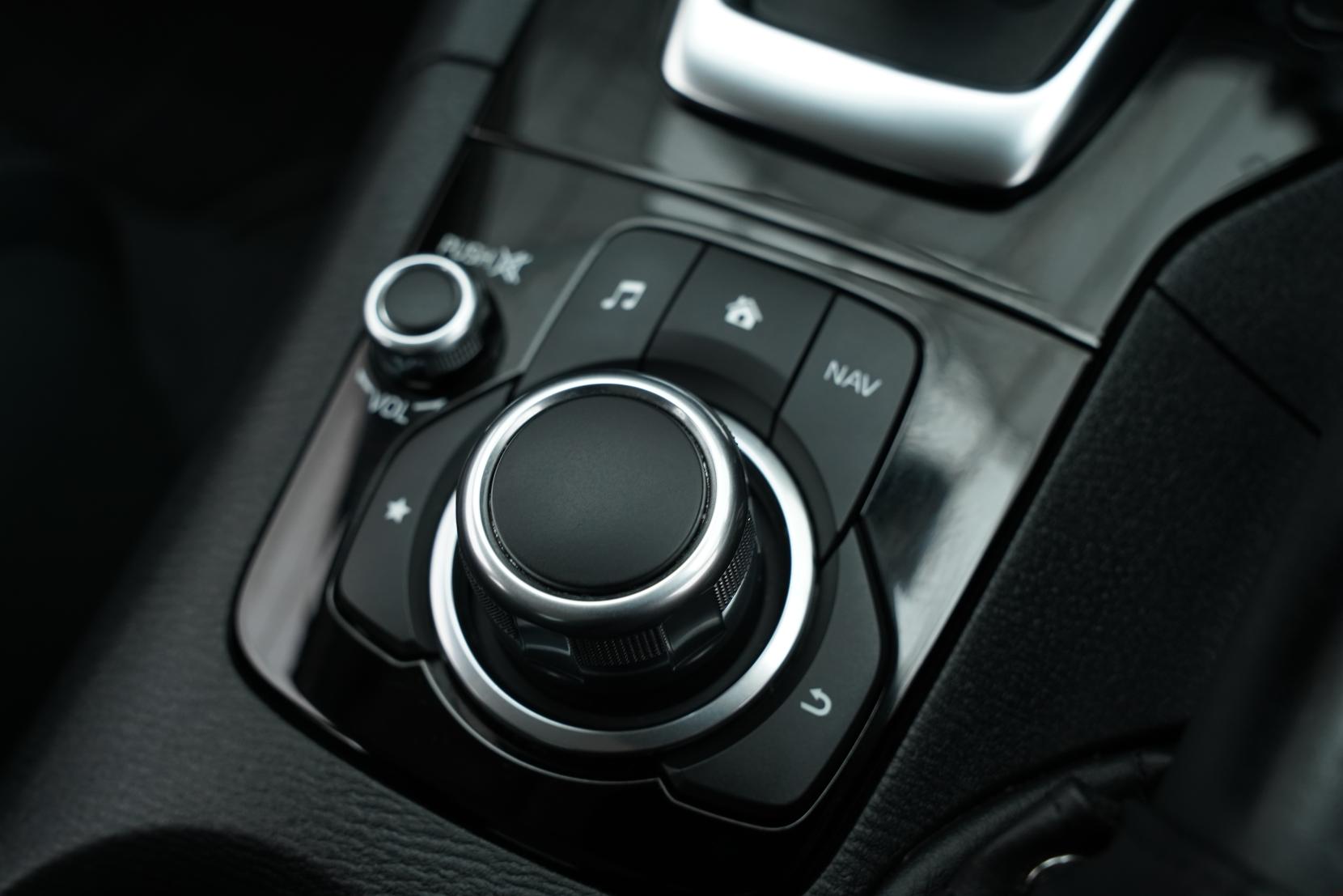 Mazda Axela 2.0 Hybrid S