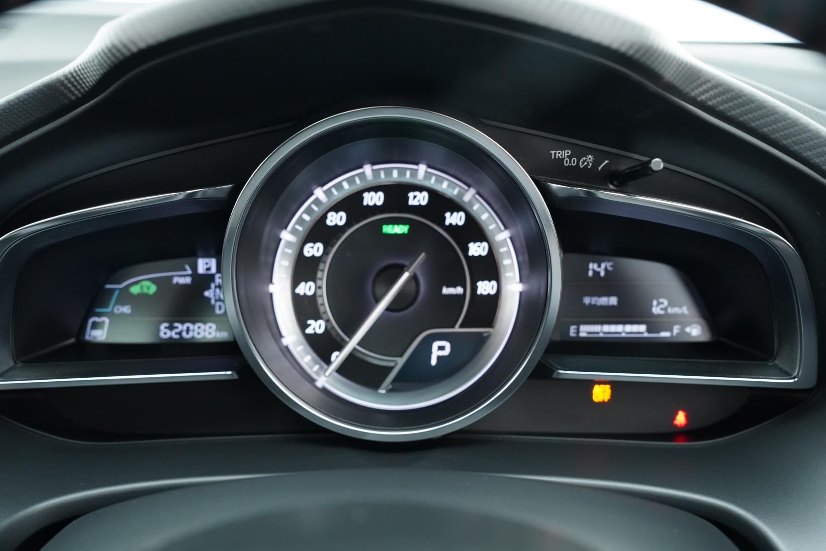 Mazda Axela 2.0 Hybrid S
