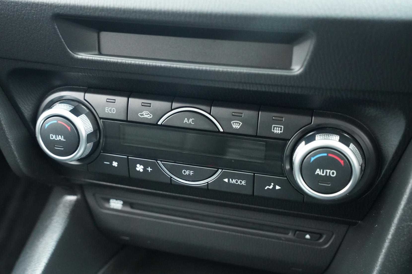 Mazda Axela 2.0 Hybrid S