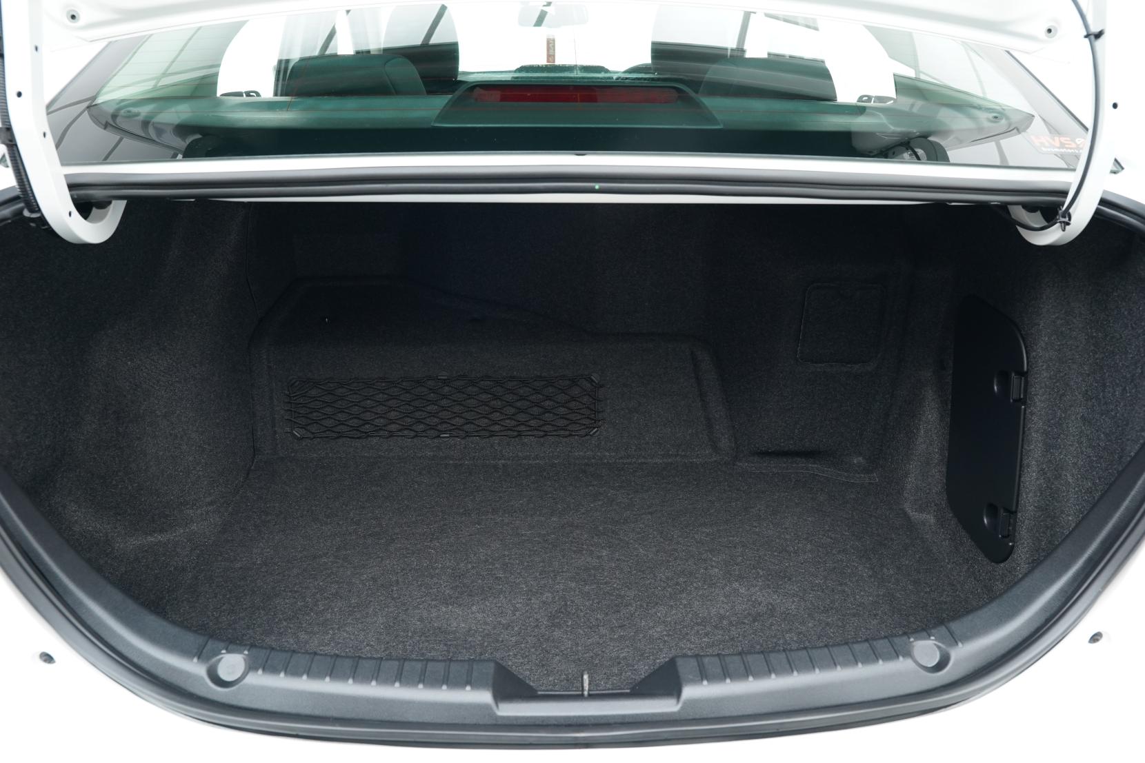 Mazda Axela 2.0 Hybrid S