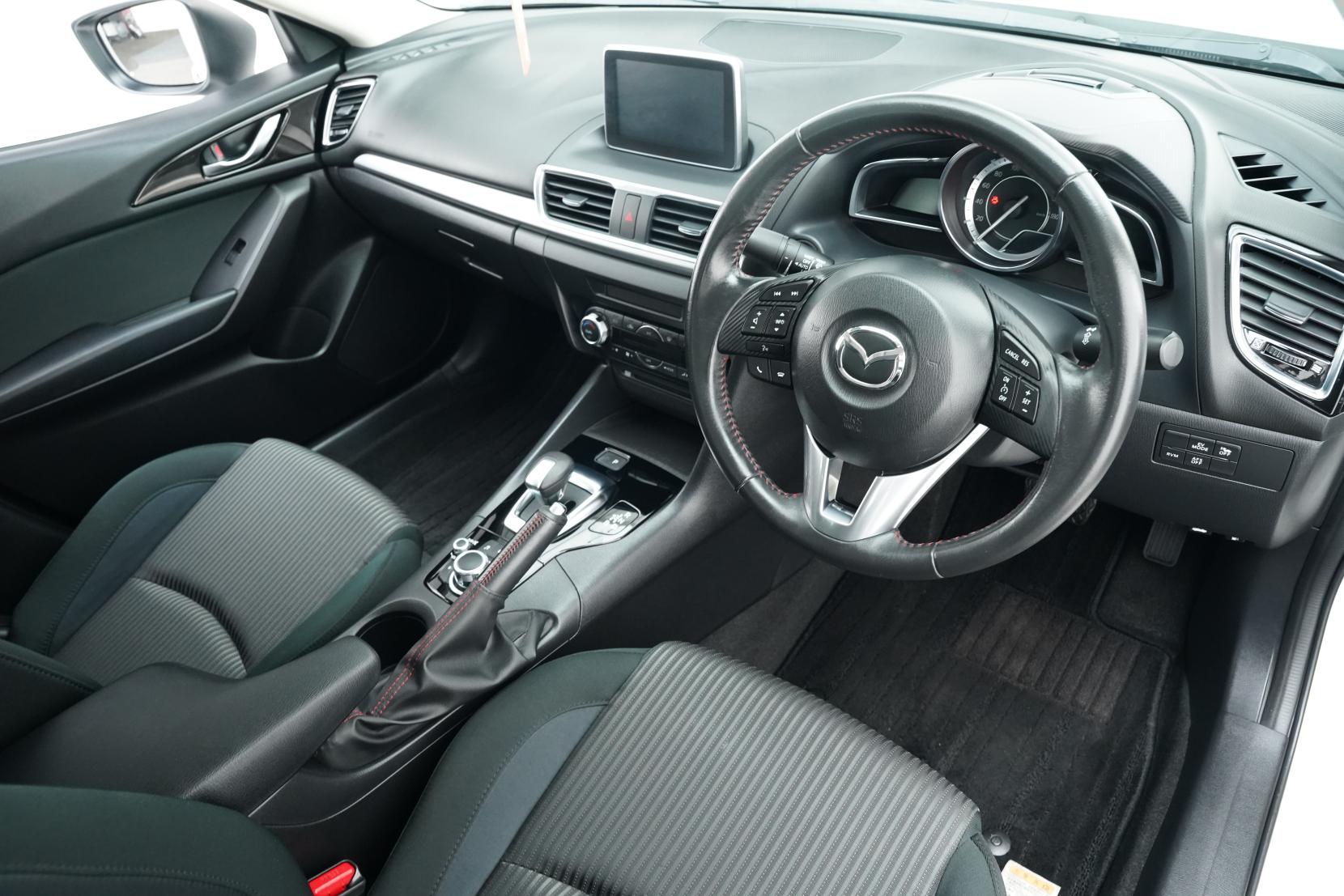 Mazda Axela 2.0 Hybrid S