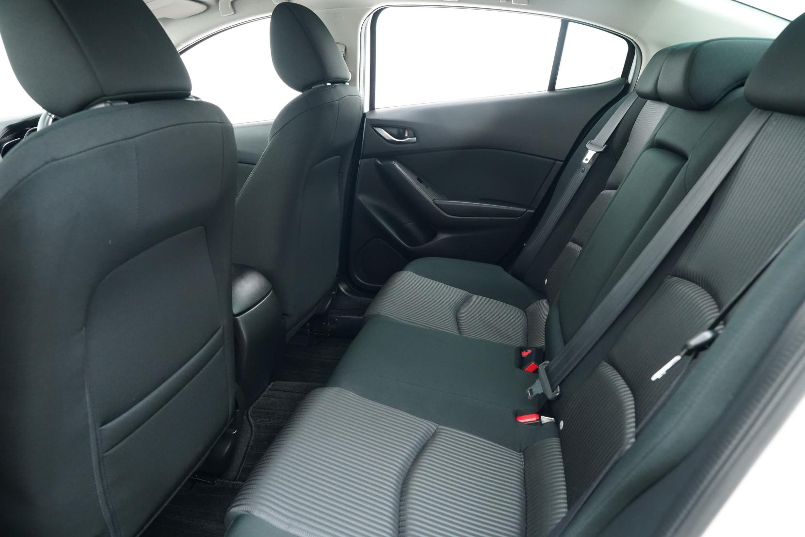 Mazda Axela 2.0 Hybrid S