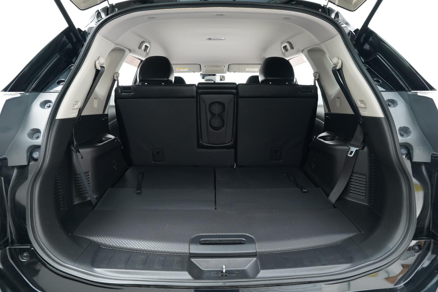 Nissan X-TRAIL 2.0 20X 2WD 7 Seater
