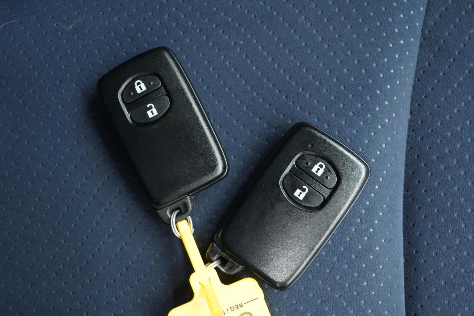 Toyota Prius 1.8 5D S