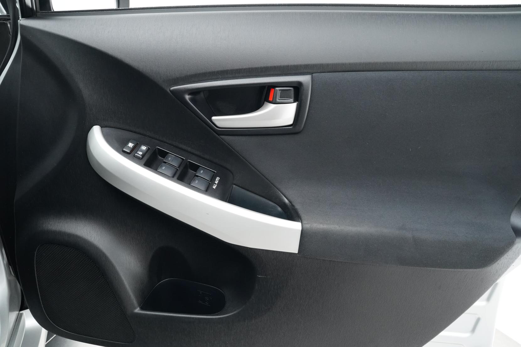 Toyota Prius 1.8 5D S