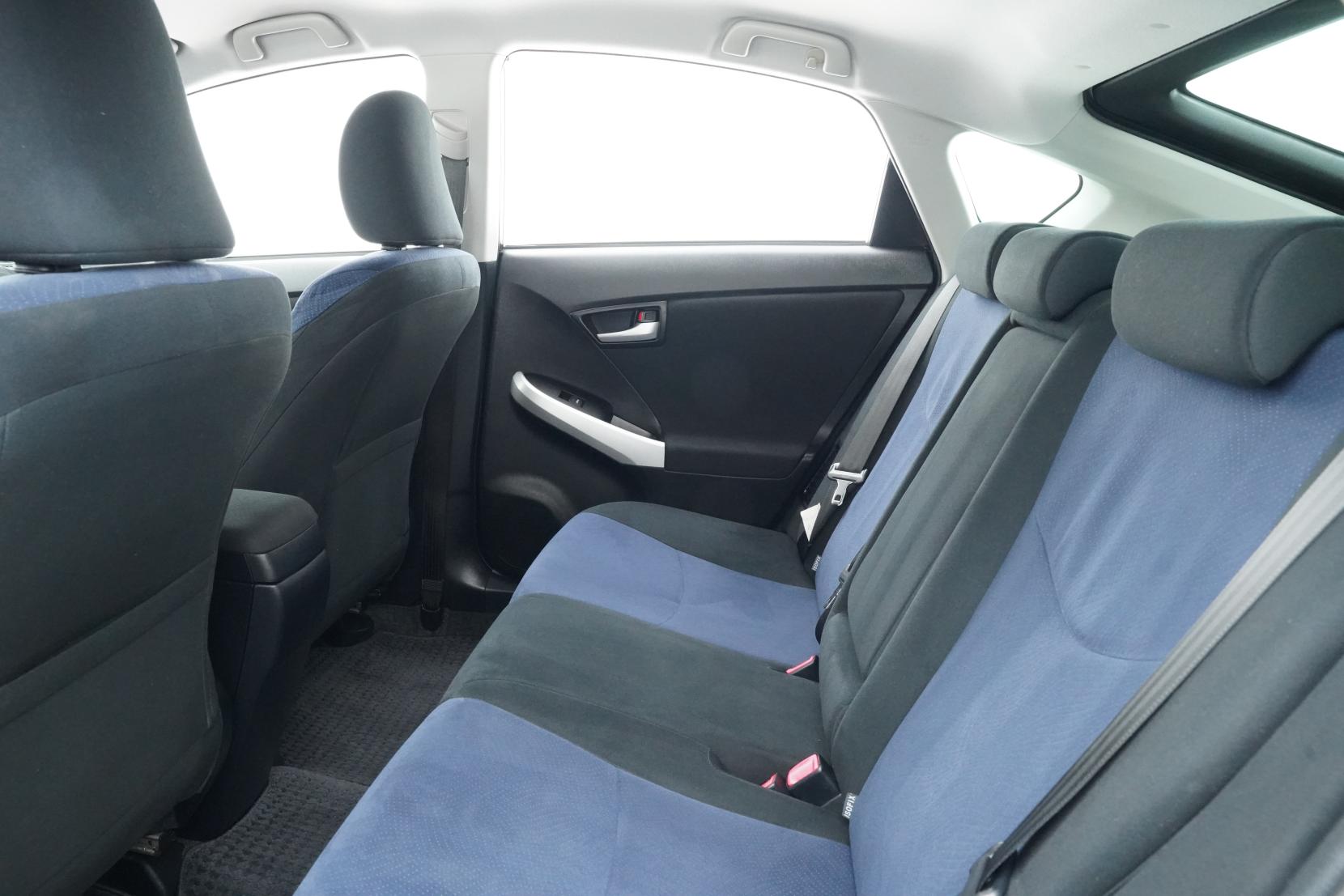 Toyota Prius 1.8 5D S