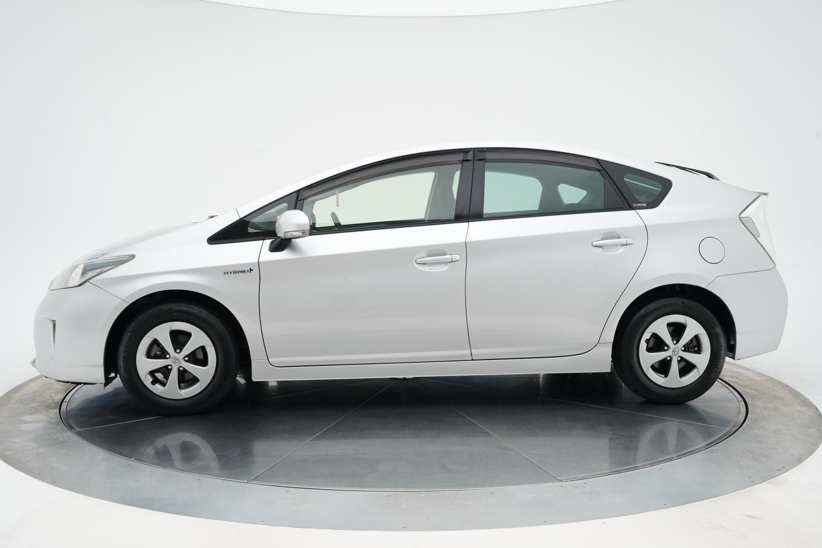 Toyota Prius 1.8 5D S