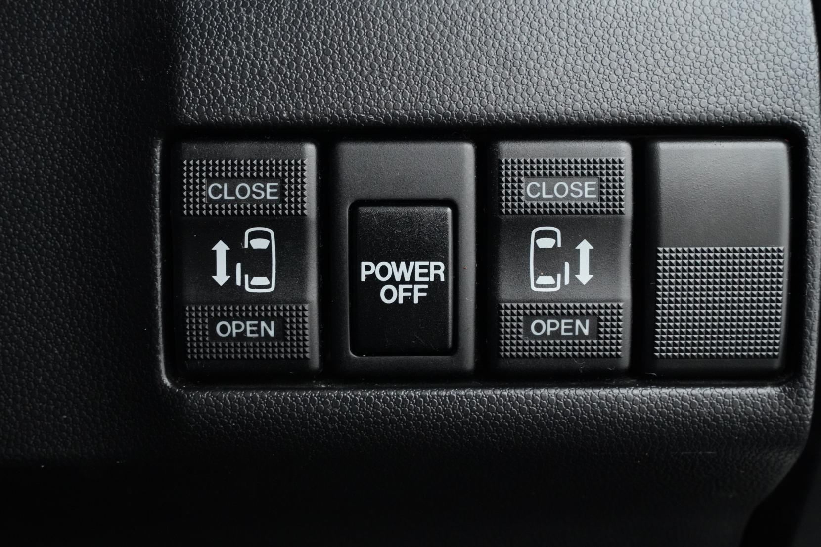 Mazda Premacy 2.0 20C- SKYACTIVE