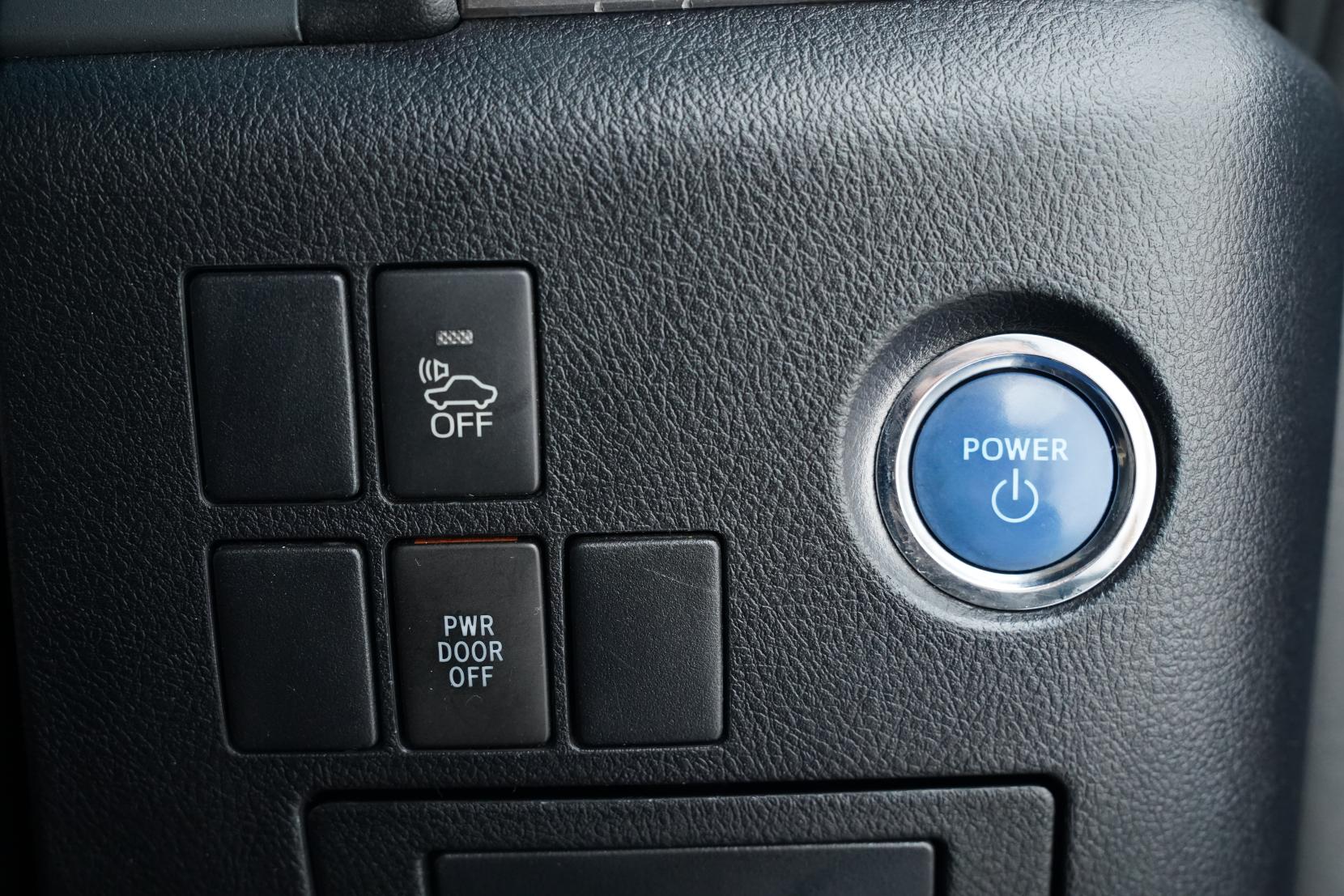 Toyota Alphard 2.5 HYBRID X Disablity 4WD