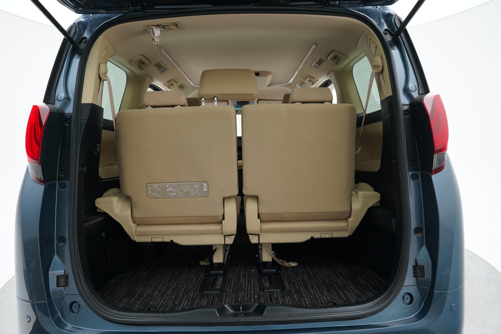 Toyota Alphard 2.5 HYBRID X Disablity 4WD