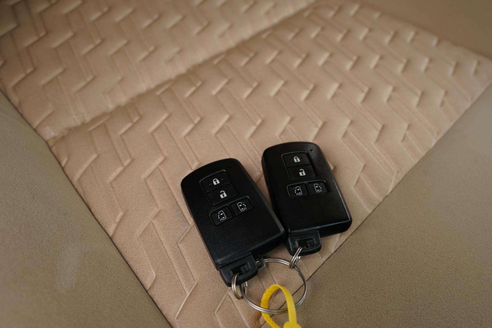 Toyota Alphard 2.5 HYBRID X Disablity 4WD