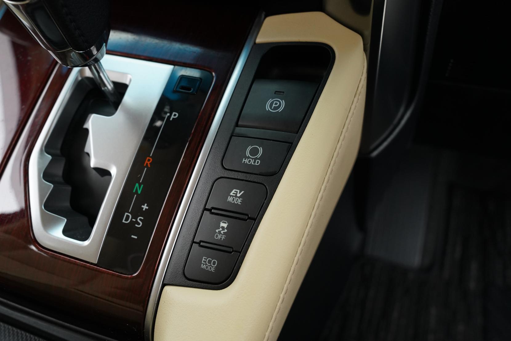 Toyota Alphard 2.5 HYBRID X Disablity 4WD