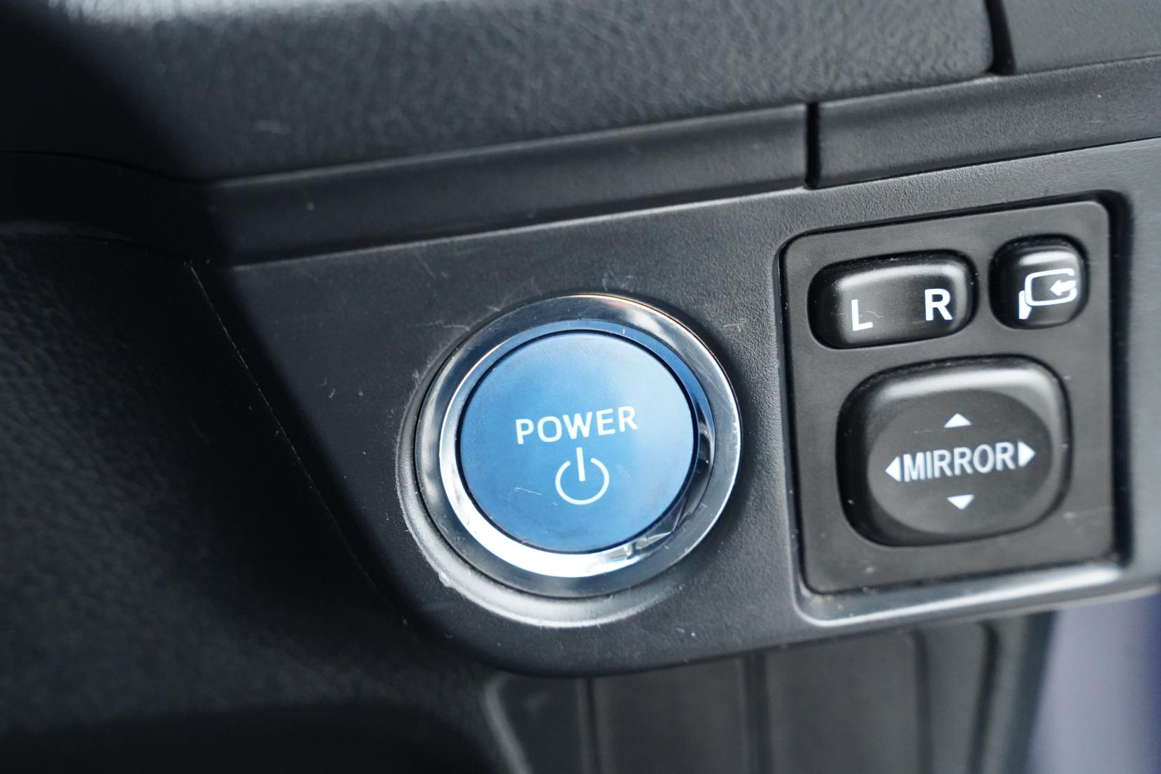 Toyota Corolla 1.5 Fielder Hybrid G 8SRS