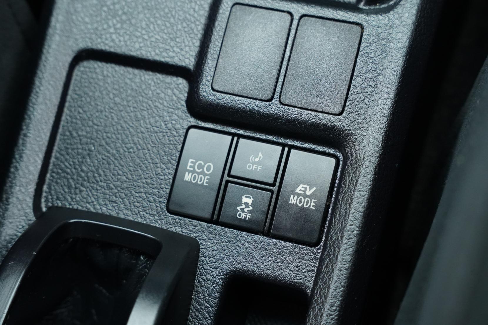 Toyota Corolla 1.5 Fielder Hybrid G 8SRS