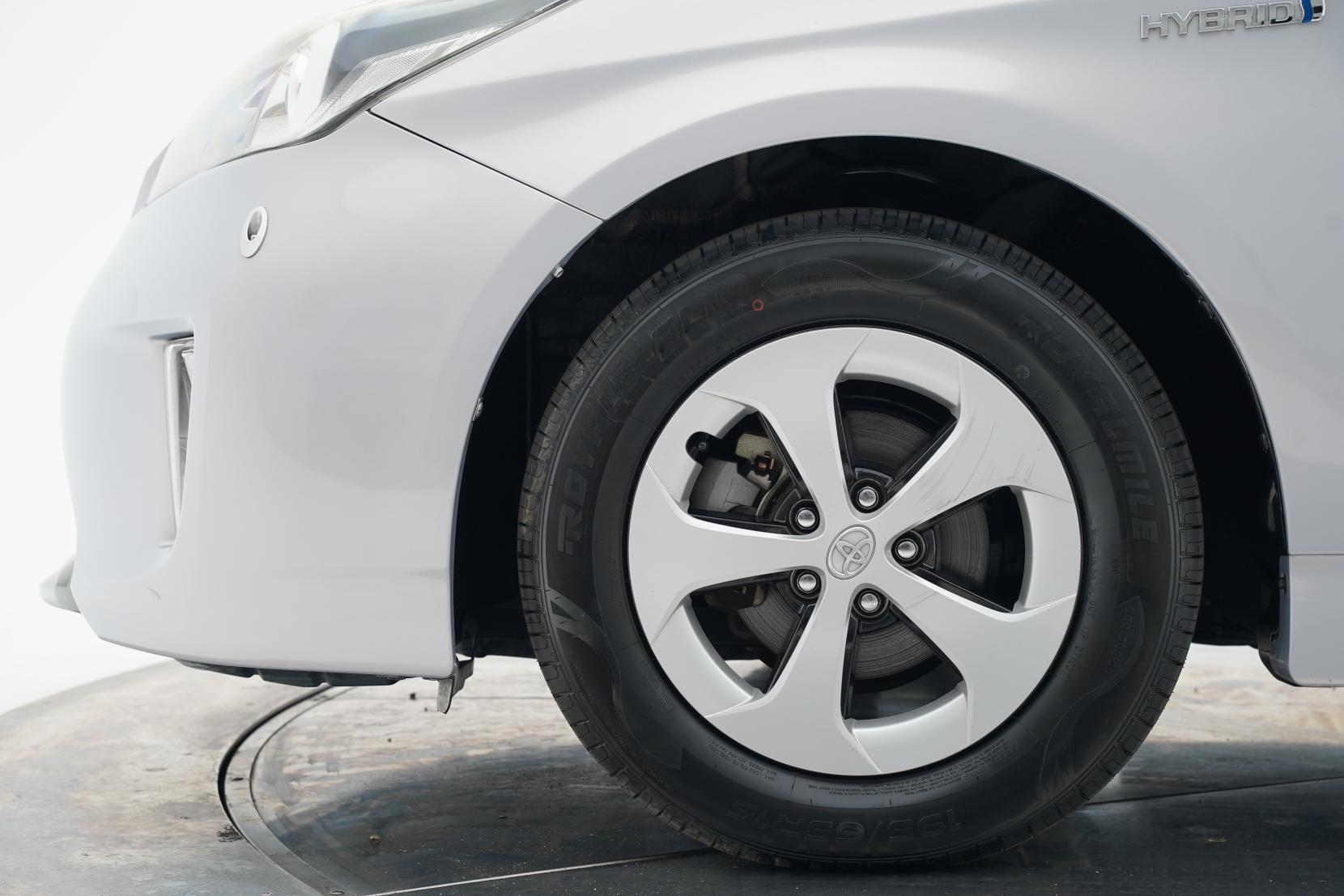 Toyota Prius Hybrid S