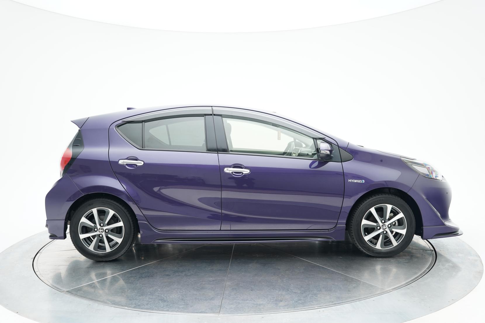Toyota Aqua 1.5 S FACELIFT