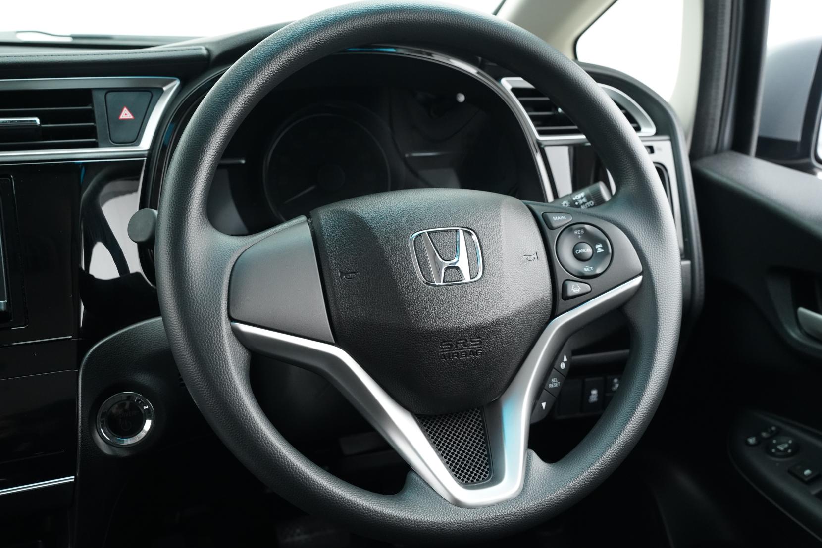 Honda Fit Shuttle 1.5 HYBRID HONDA SENSING
