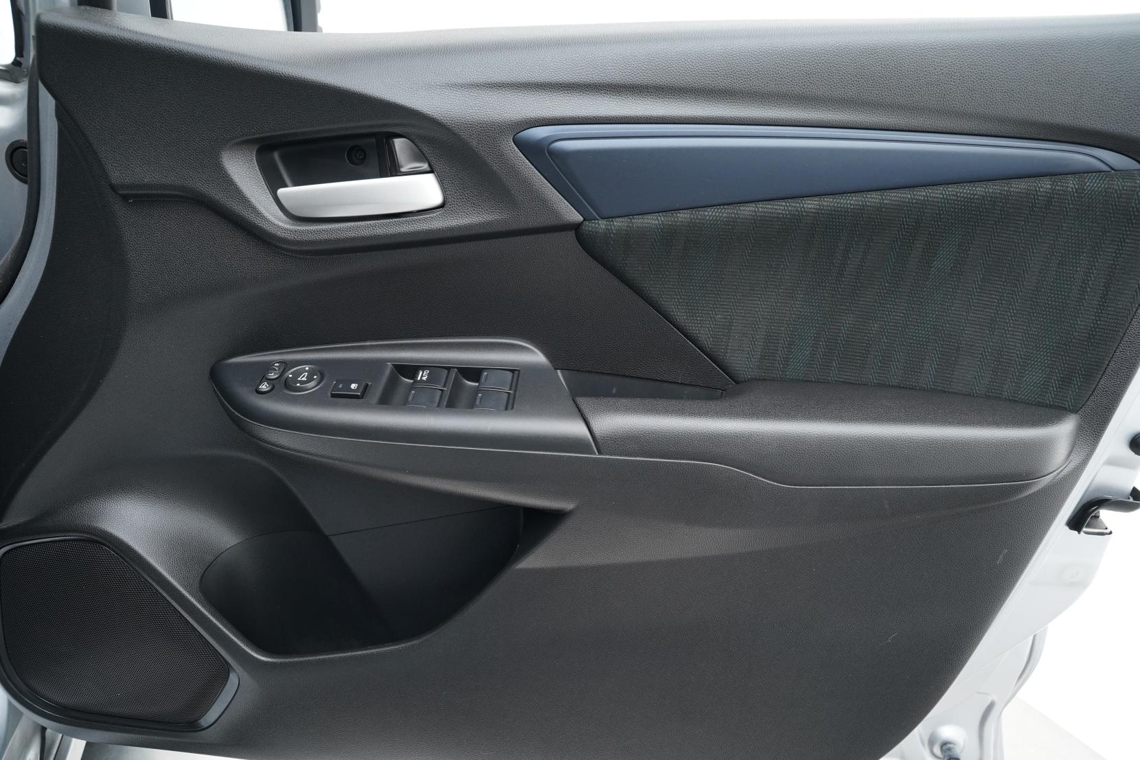 Honda Fit Shuttle 1.5 HYBRID HONDA SENSING