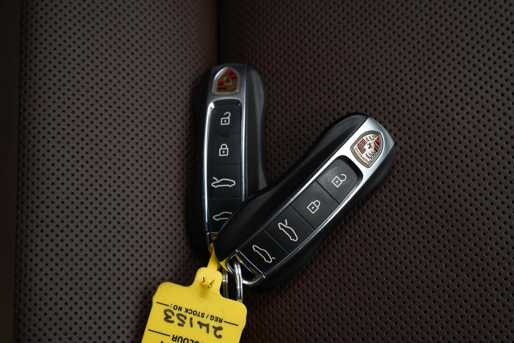 Porsche Taycan 4S 4WD Performance Battery