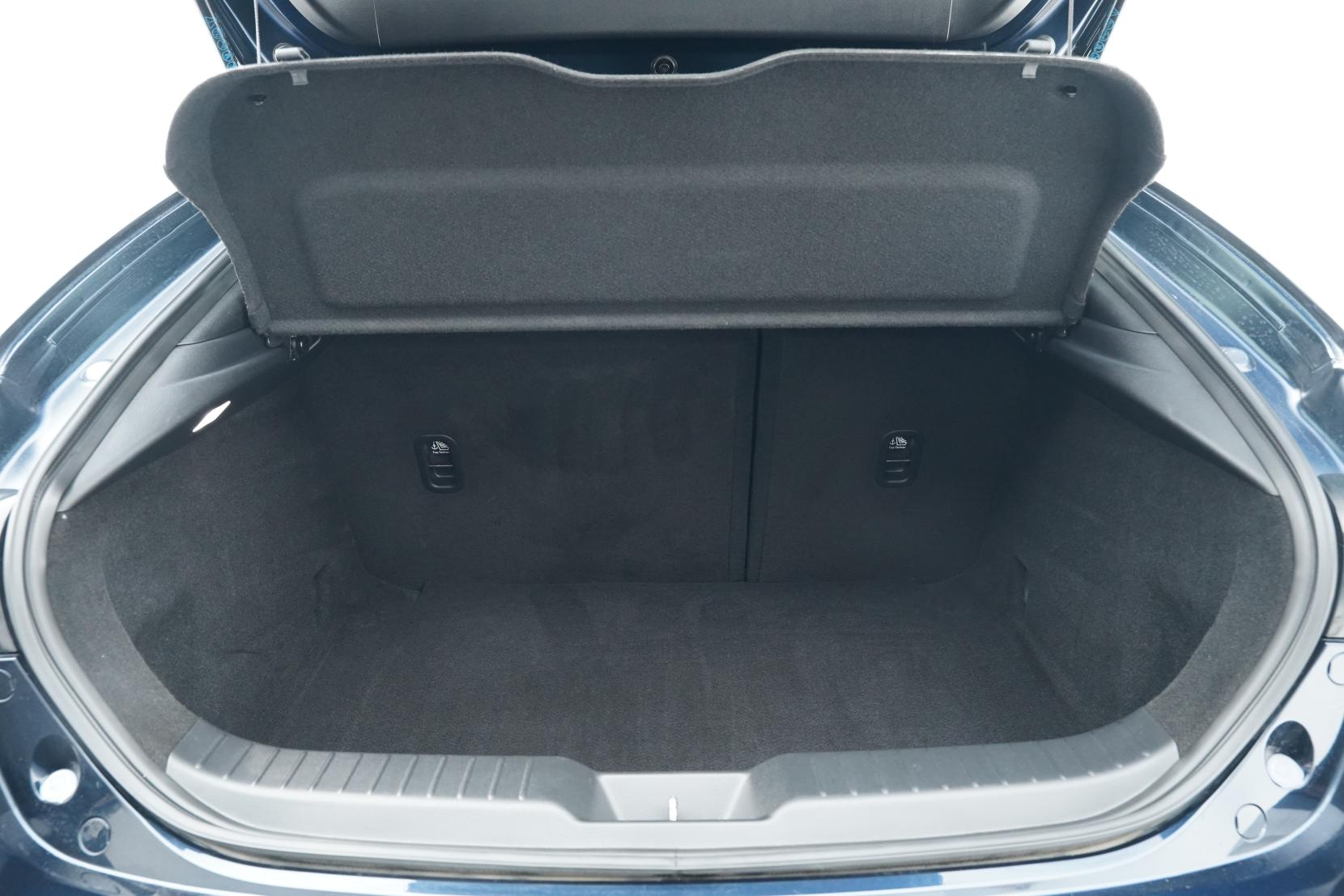 Mazda 3 2.0 Fastback 20S Touring Selection