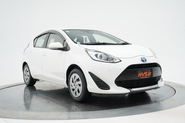 Toyota Aqua 1.5 Hybrid L