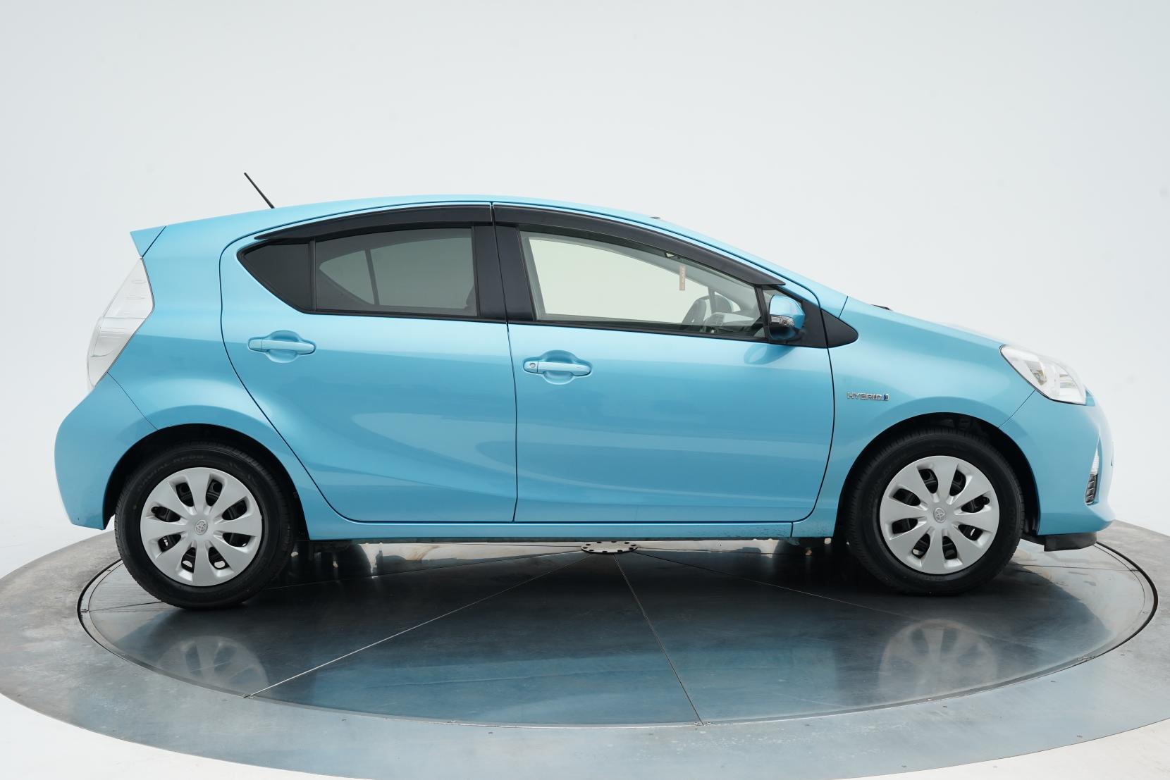 Toyota Aqua 1.5 S Push Start